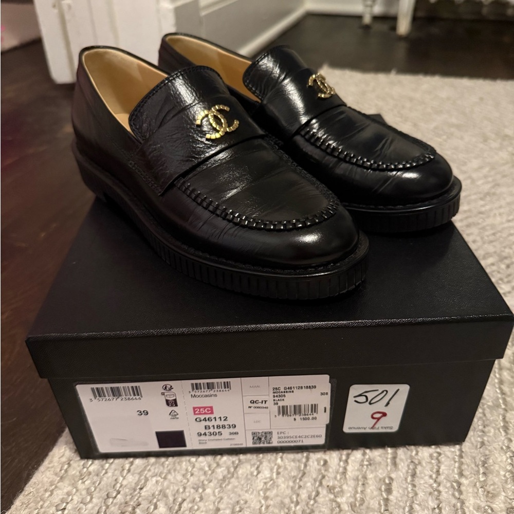 Chanel cruise 2024/2025 Shiny Crumpled Calfskin Black Moccasins - Picture 4 of 16